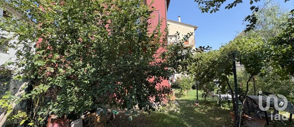 Casa indipendente 8 locali di 200 m² in Sant'Ippolito (61040)