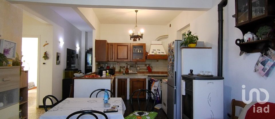 Four-room apartment of 102 m² in Bargagli (16021)