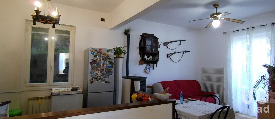 Four-room apartment of 102 m² in Bargagli (16021)