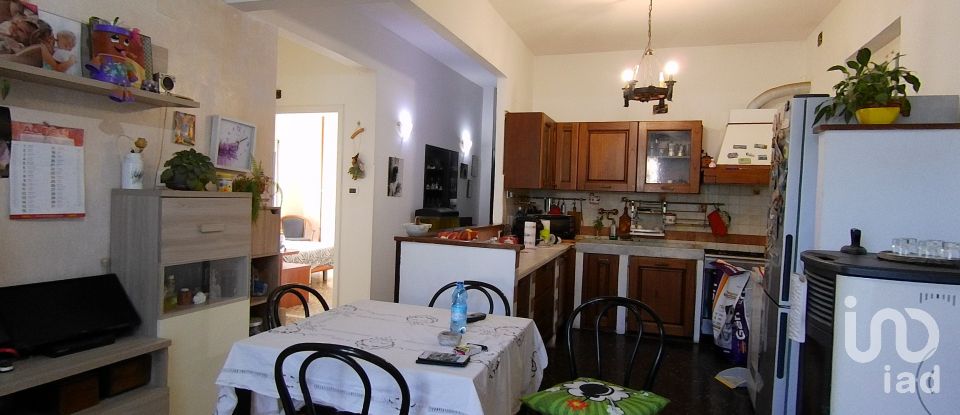 Four-room apartment of 102 m² in Bargagli (16021)