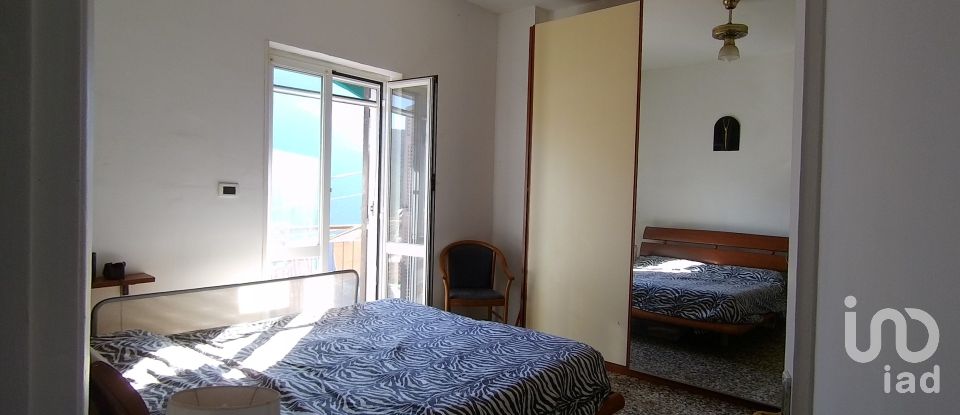 Four-room apartment of 102 m² in Bargagli (16021)