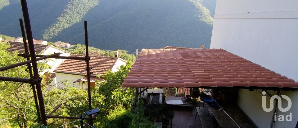 Four-room apartment of 102 m² in Bargagli (16021)