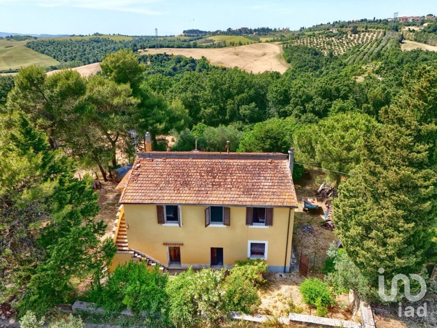 Country home 11 rooms of 260 m² in Volterra (56048)