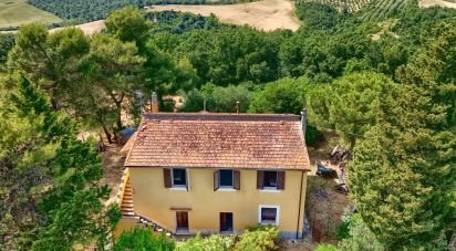 Country home 11 rooms of 260 m² in Volterra (56048)