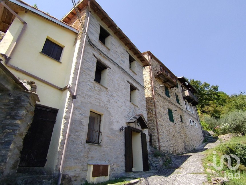Palazzo / Stabile 3 locali di 82 m² a Rezzo (18026)
