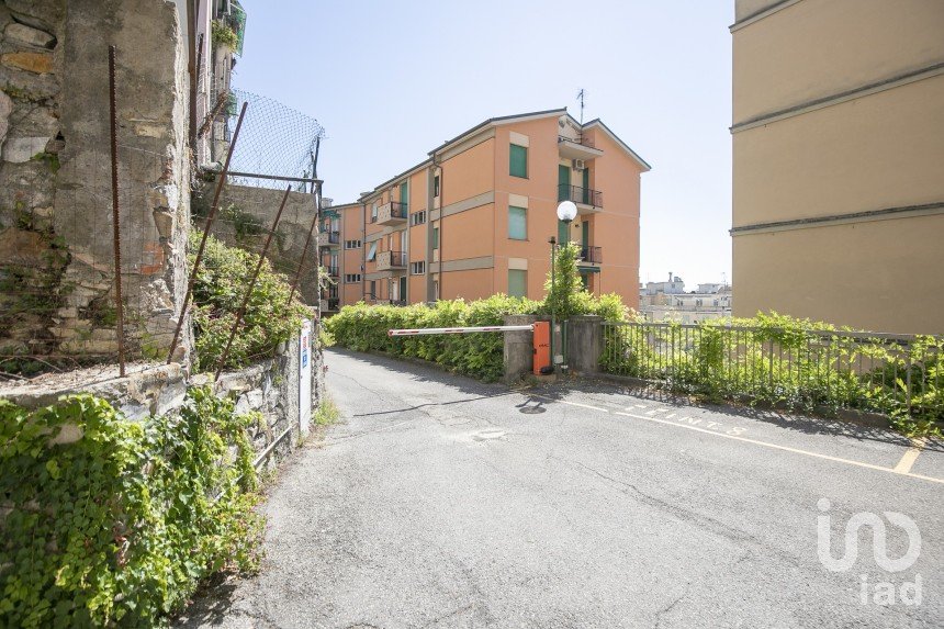 Apartment 5 rooms of 95 m² in Genova (16134)