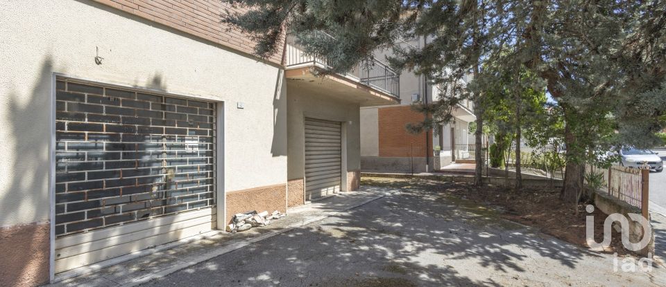 Appartamento 6 locali di 130 m² a Filottrano (60024)