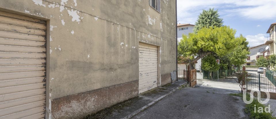 Appartamento 6 locali di 130 m² a Filottrano (60024)