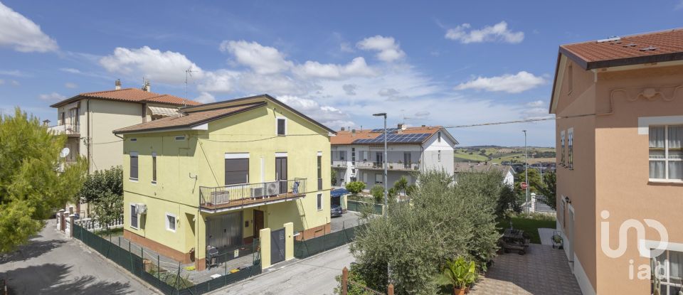 Appartamento 6 locali di 130 m² a Filottrano (60024)