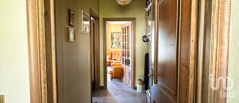 Casale 8 locali di 245 m² in Tovo San Giacomo (17020)