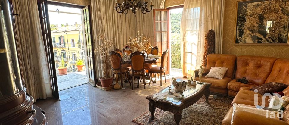 Casale 8 locali di 245 m² in Tovo San Giacomo (17020)