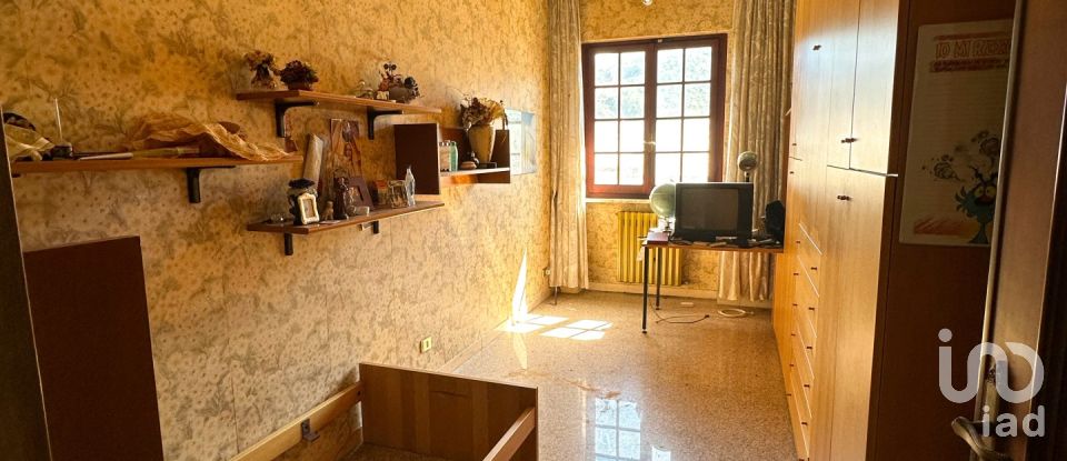 Casale 8 locali di 245 m² in Tovo San Giacomo (17020)