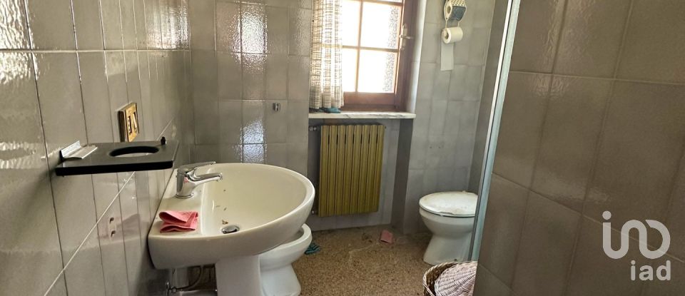 Casale 8 locali di 245 m² in Tovo San Giacomo (17020)