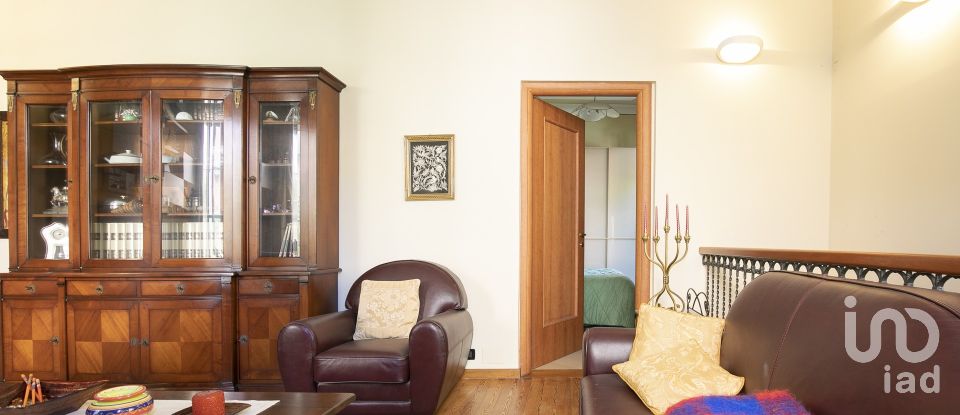 Appartamento 10 locali di 234 m² a Genova (16148)