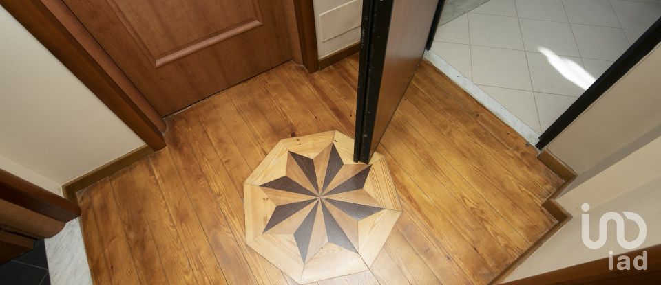 Appartamento 10 locali di 234 m² a Genova (16148)