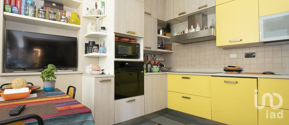 Appartamento 10 locali di 234 m² a Genova (16148)