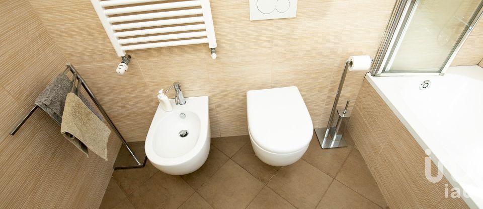 Appartamento 7 locali di 175 m² a Genova (16148)