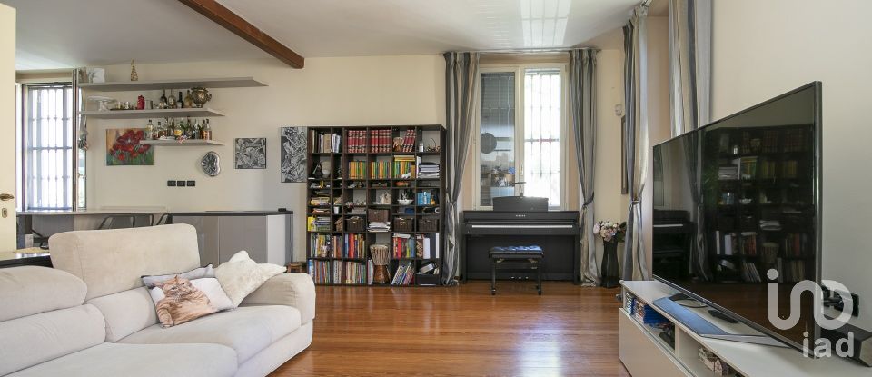 Appartamento 7 locali di 175 m² a Genova (16148)