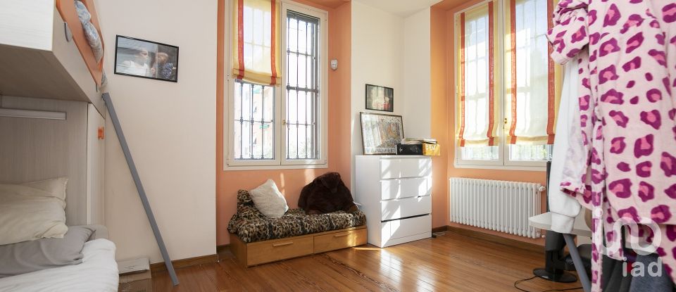 Appartamento 7 locali di 175 m² a Genova (16148)