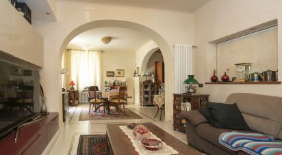 Casa indipendente 21 locali di 420 m² in Genova (16148)