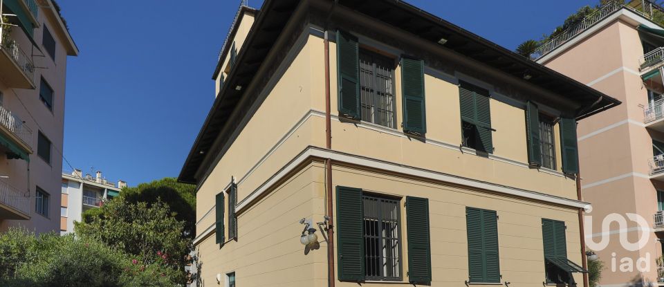 Townhouse 21 rooms of 420 m² in Genova (16148)