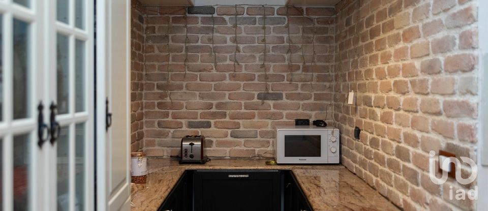 Appartamento 6 locali di 190 m² a Roma (00197)