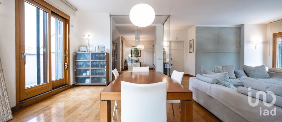 Apartment 10 rooms of 317 m² in Milano (20151)
