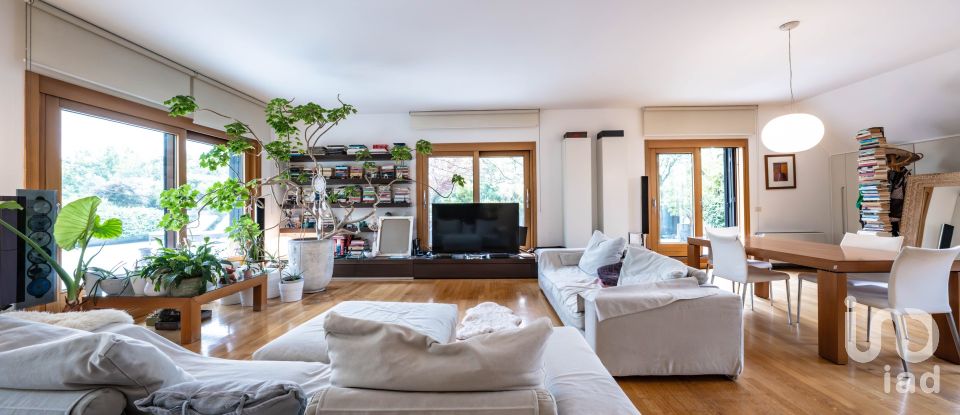 Apartment 10 rooms of 317 m² in Milano (20151)