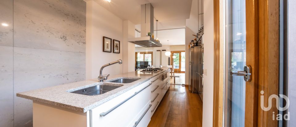 Apartment 10 rooms of 317 m² in Milano (20151)