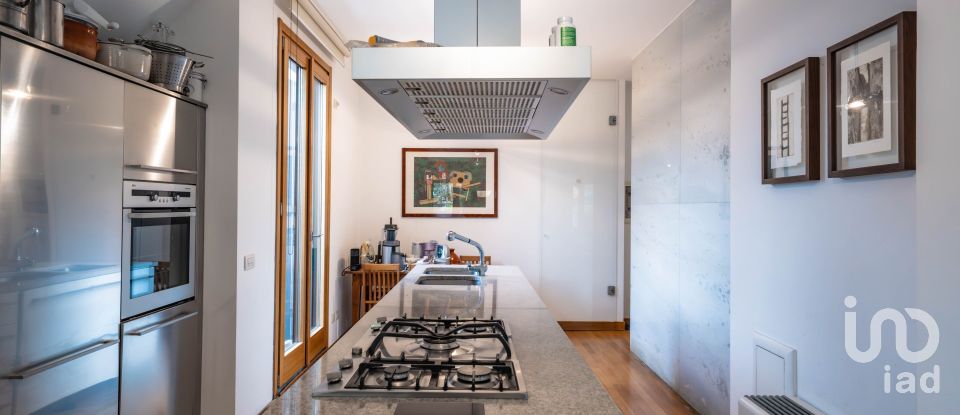 Apartment 10 rooms of 317 m² in Milano (20151)