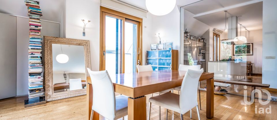Apartment 10 rooms of 317 m² in Milano (20151)