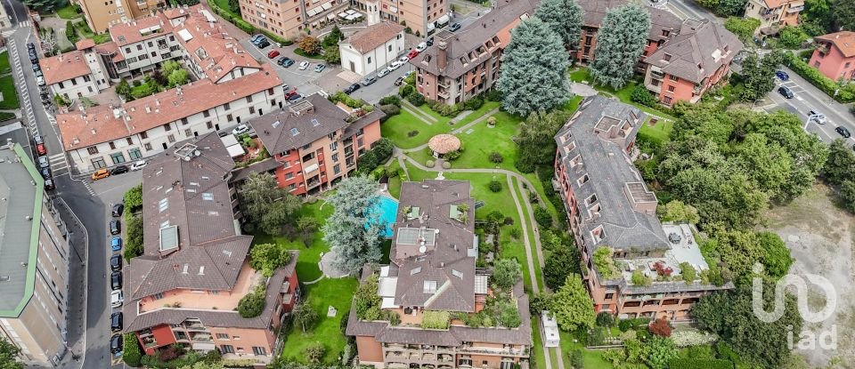 Apartment 10 rooms of 317 m² in Milano (20151)