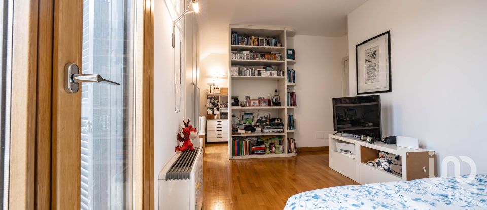 Apartment 10 rooms of 317 m² in Milano (20151)
