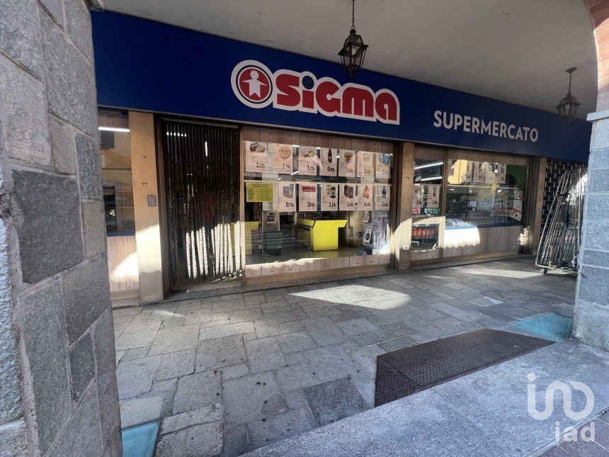 Negozio / locale commerciale di 323 m² in San Salvatore Monferrato (15046)