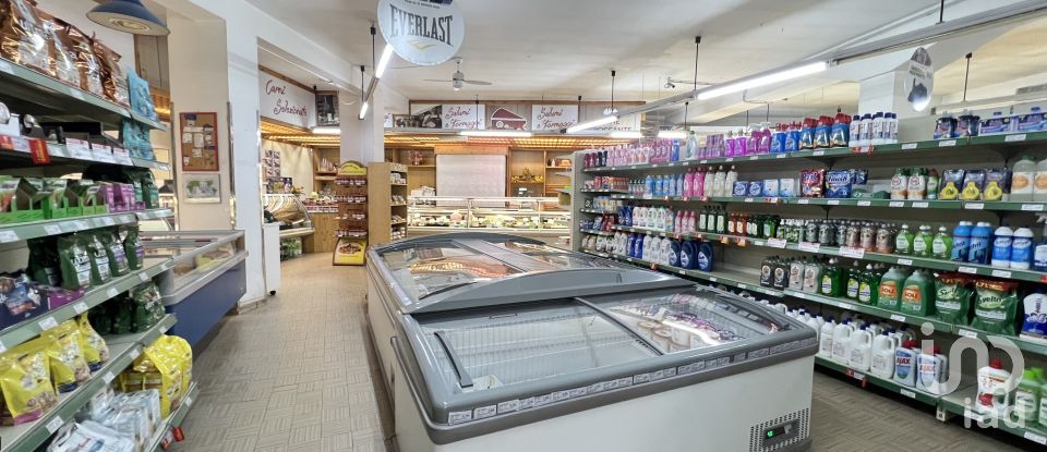 Negozio / locale commerciale di 323 m² in San Salvatore Monferrato (15046)