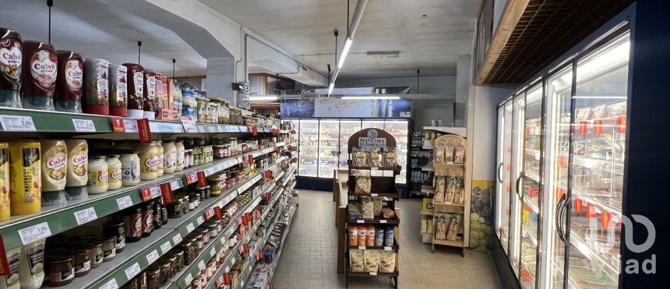 Negozio / locale commerciale di 323 m² in San Salvatore Monferrato (15046)