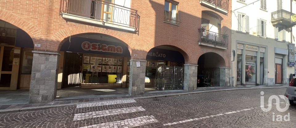 Negozio / locale commerciale di 323 m² in San Salvatore Monferrato (15046)