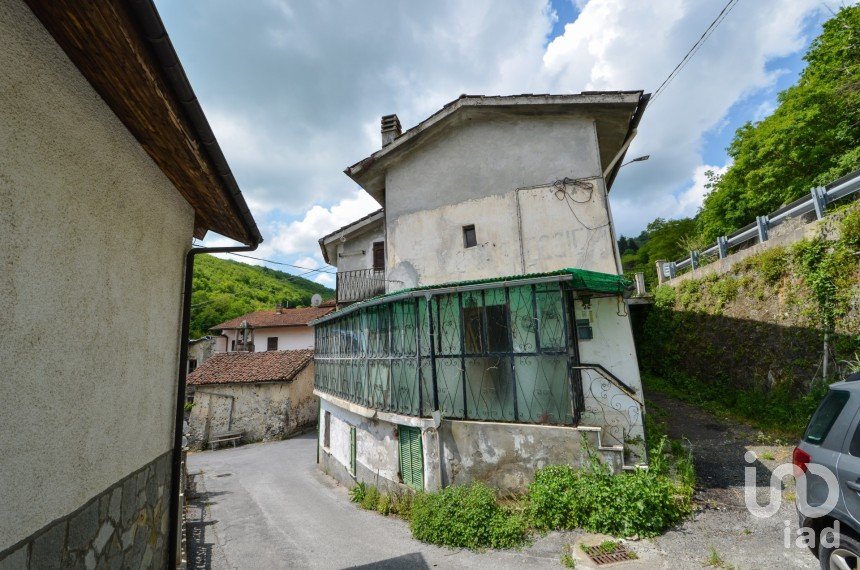 House 7 rooms of 110 m² in Millesimo (17017)