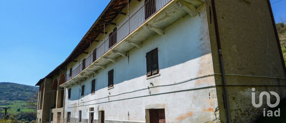 Casa indipendente 9 locali di 250 m² in Monesiglio (12077)