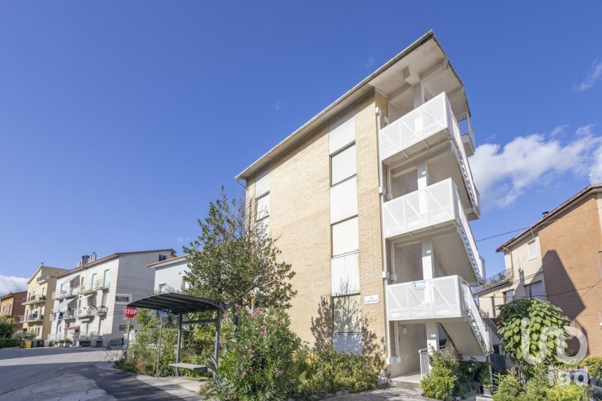 Three-room apartment of 113 m² in Montegranaro (63812)