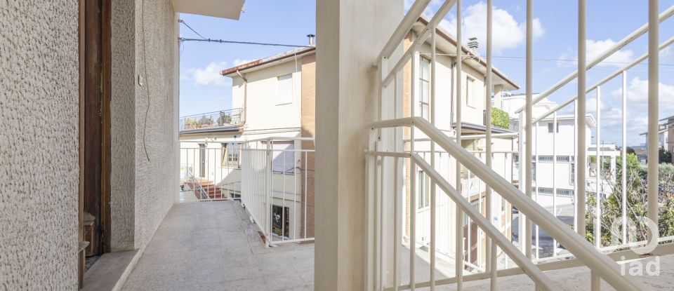 Three-room apartment of 113 m² in Montegranaro (63812)