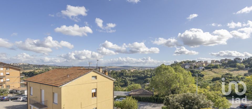 Three-room apartment of 113 m² in Montegranaro (63812)