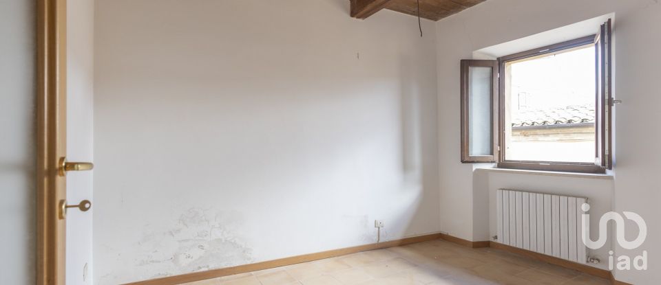 Two-room apartment of 68 m² in Montegiorgio (63833)