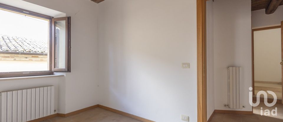 Two-room apartment of 68 m² in Montegiorgio (63833)