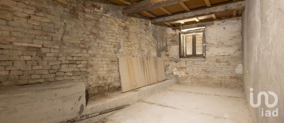 Two-room apartment of 68 m² in Montegiorgio (63833)