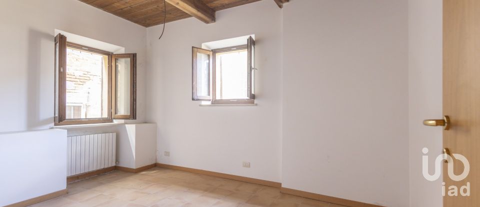 Two-room apartment of 68 m² in Montegiorgio (63833)