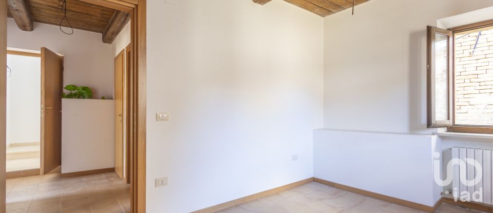 Two-room apartment of 68 m² in Montegiorgio (63833)