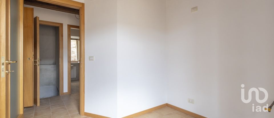 Two-room apartment of 68 m² in Montegiorgio (63833)