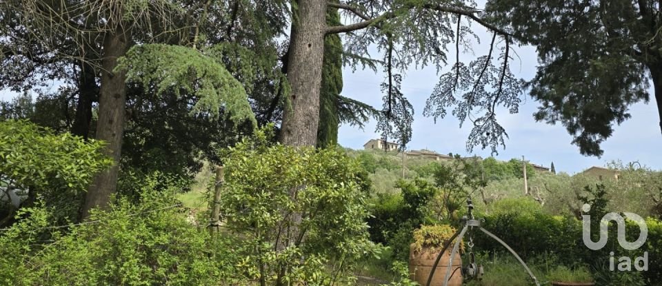 Casa indipendente 0 locali di 230 m² in Tuoro sul Trasimeno (06069)