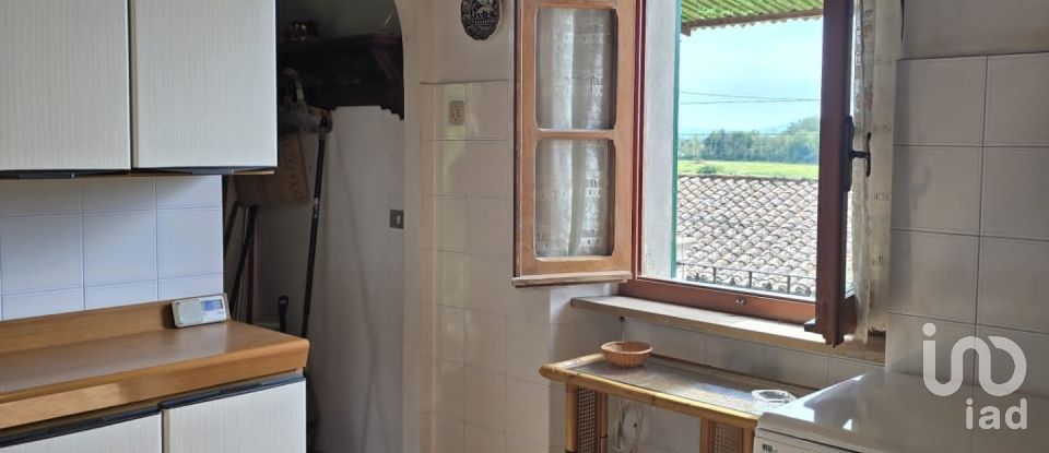 Casa indipendente 0 locali di 230 m² in Tuoro sul Trasimeno (06069)